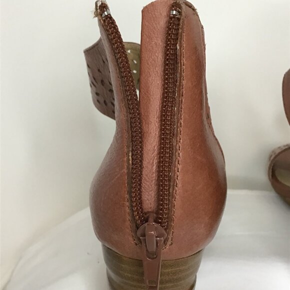 M2 by Miz Mooz Pasadena Wedge Sandal Size 7 - Picture 9 of 11